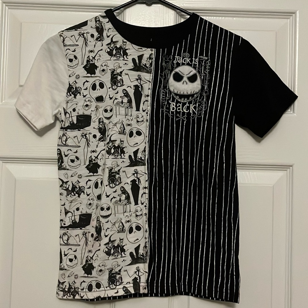 Black and white, Nightmare Before Christmas tee. Medium.
